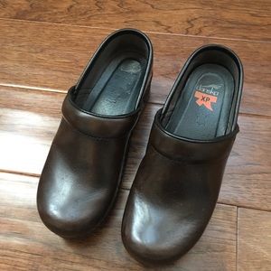 Dansko Brown Pro XP clogs